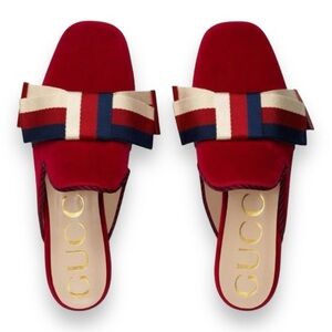 Like new GUCCI Ribbon Suede Sandal Red Authentic​​​​​​